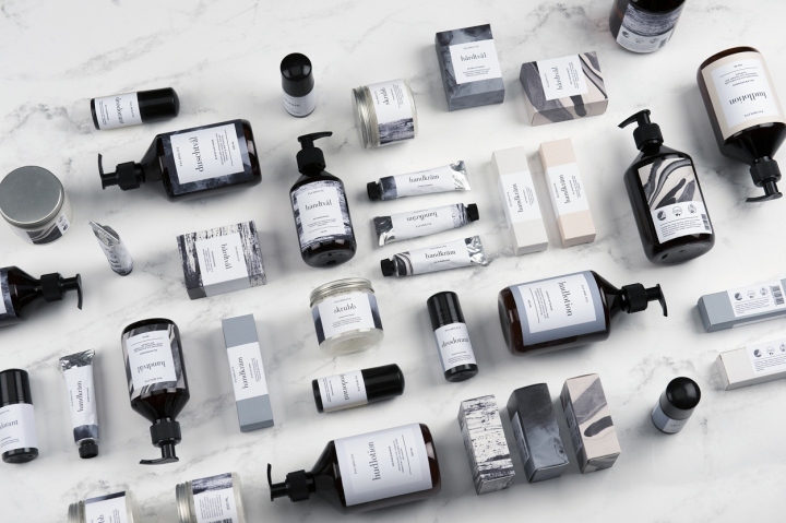 化妆品包装瓶小分装瓶厂家谈设计符号学在产品包装设计中的应用价值